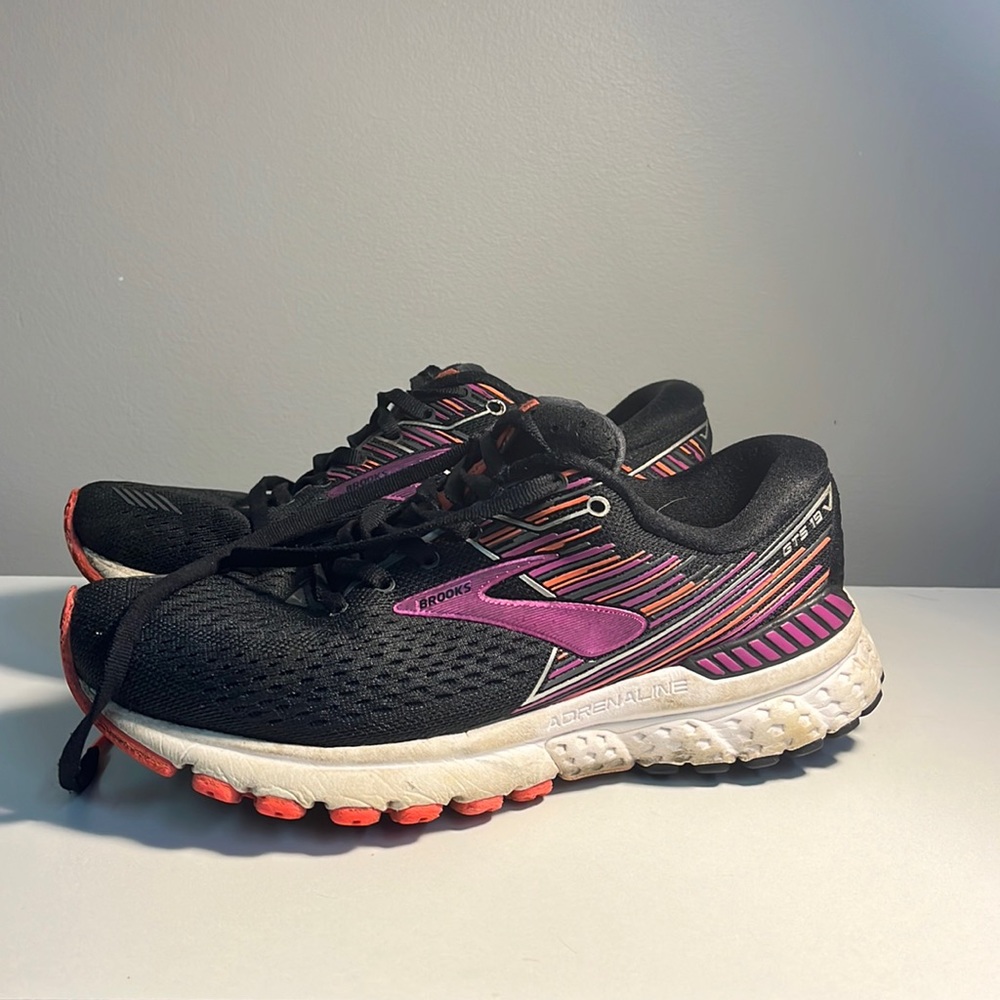 brooks adrenaline running shoes